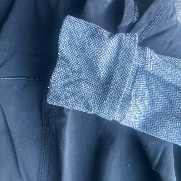 Ivivva girls size 14 track zip up jacket - Picture 5 of 8